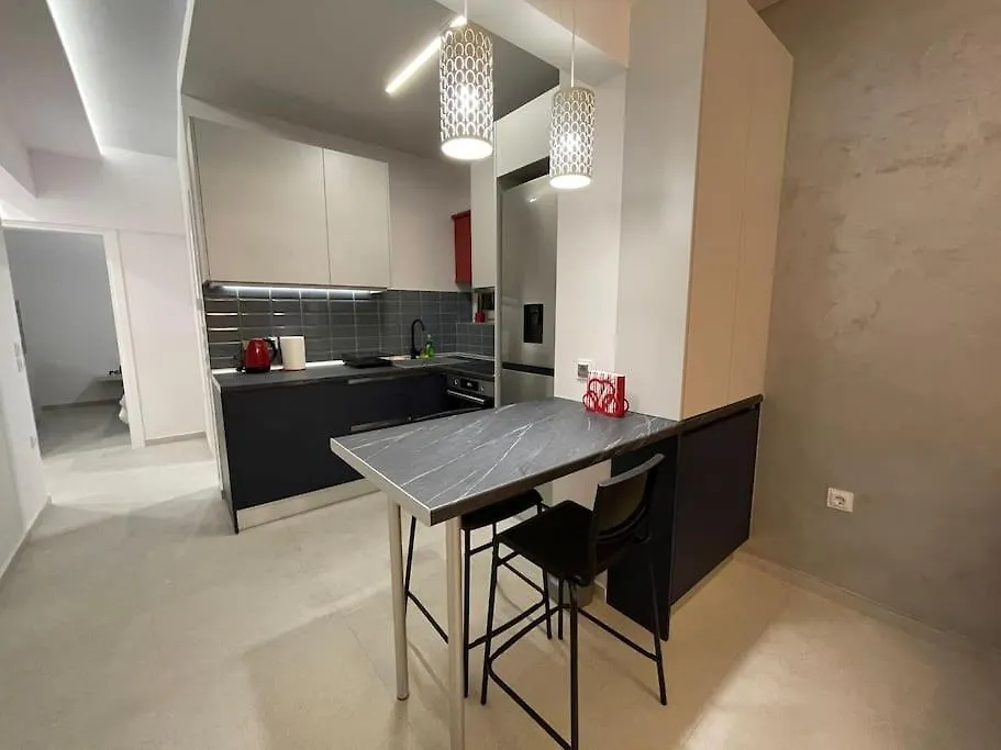 The Red Apartment Soluň 0*,